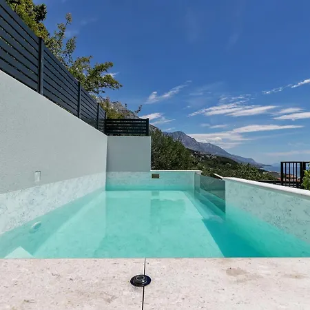 1 Villa *